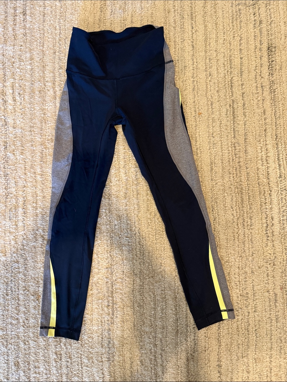 Lululemon 28 in legging like new size 4